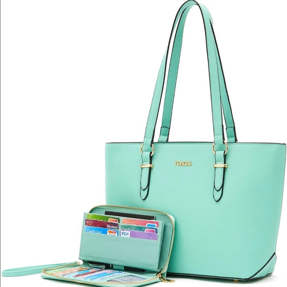 πππ NWT. Light green/mint Fashionable Purse and RFID Wallet set. πππ - Picture 1 of 6